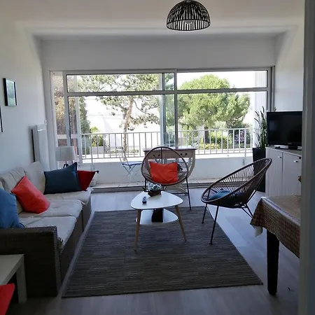 Oceanic Apartment